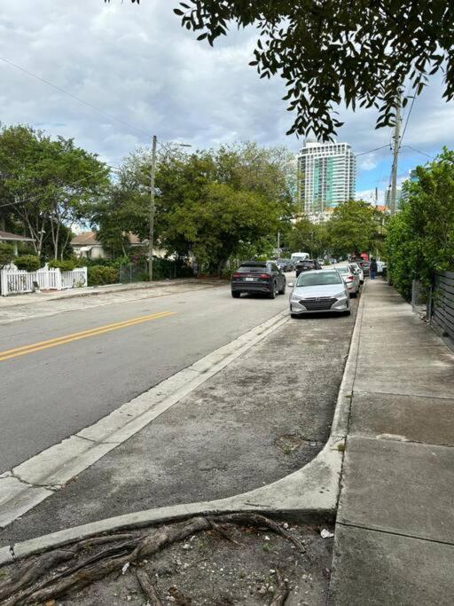 Quiet & Centrally Located House - Private Parking, Laundry And Storage For Luggage Miami Luaran gambar