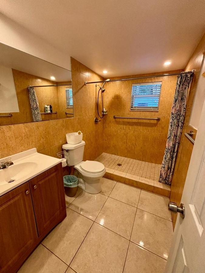 Quiet & Centrally Located House - Private Parking, Laundry And Storage For Luggage Miami Luaran gambar