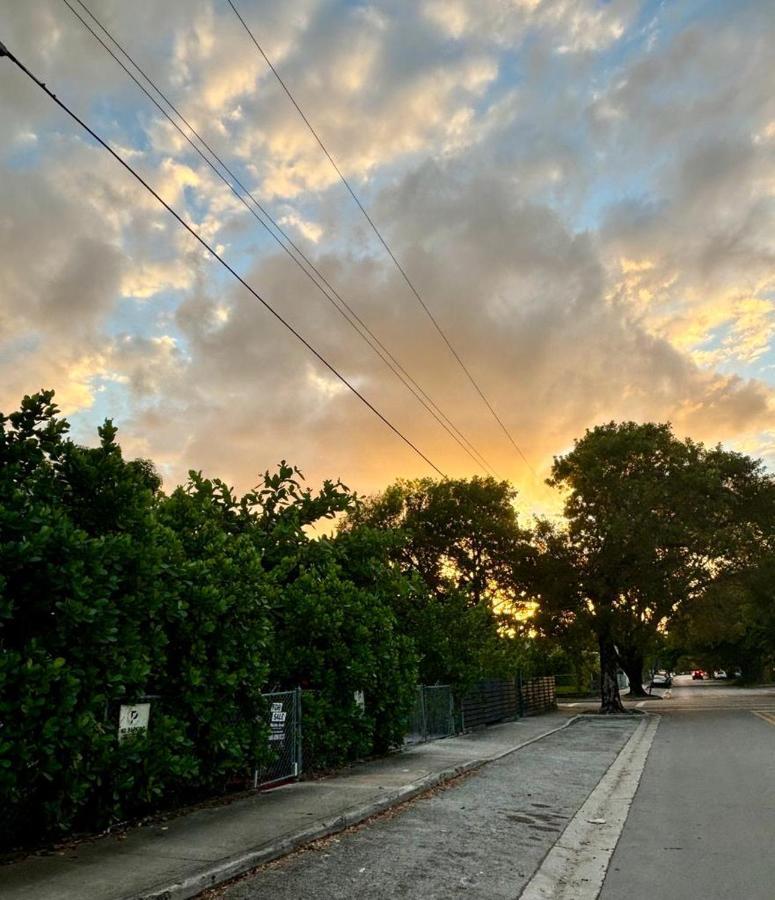 Quiet & Centrally Located House - Private Parking, Laundry And Storage For Luggage Miami Luaran gambar