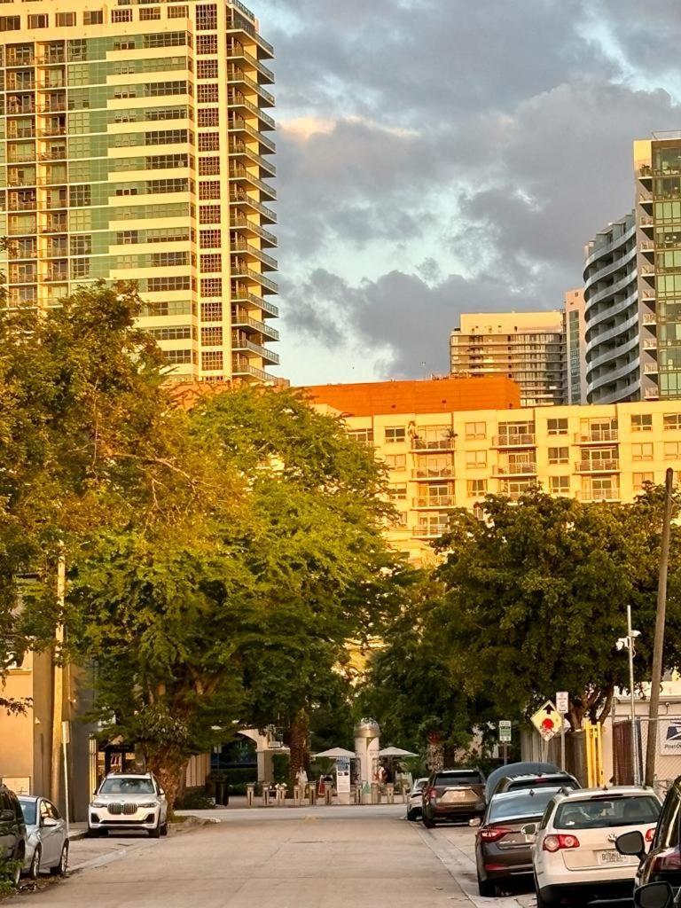 Quiet & Centrally Located House - Private Parking, Laundry And Storage For Luggage Miami Luaran gambar