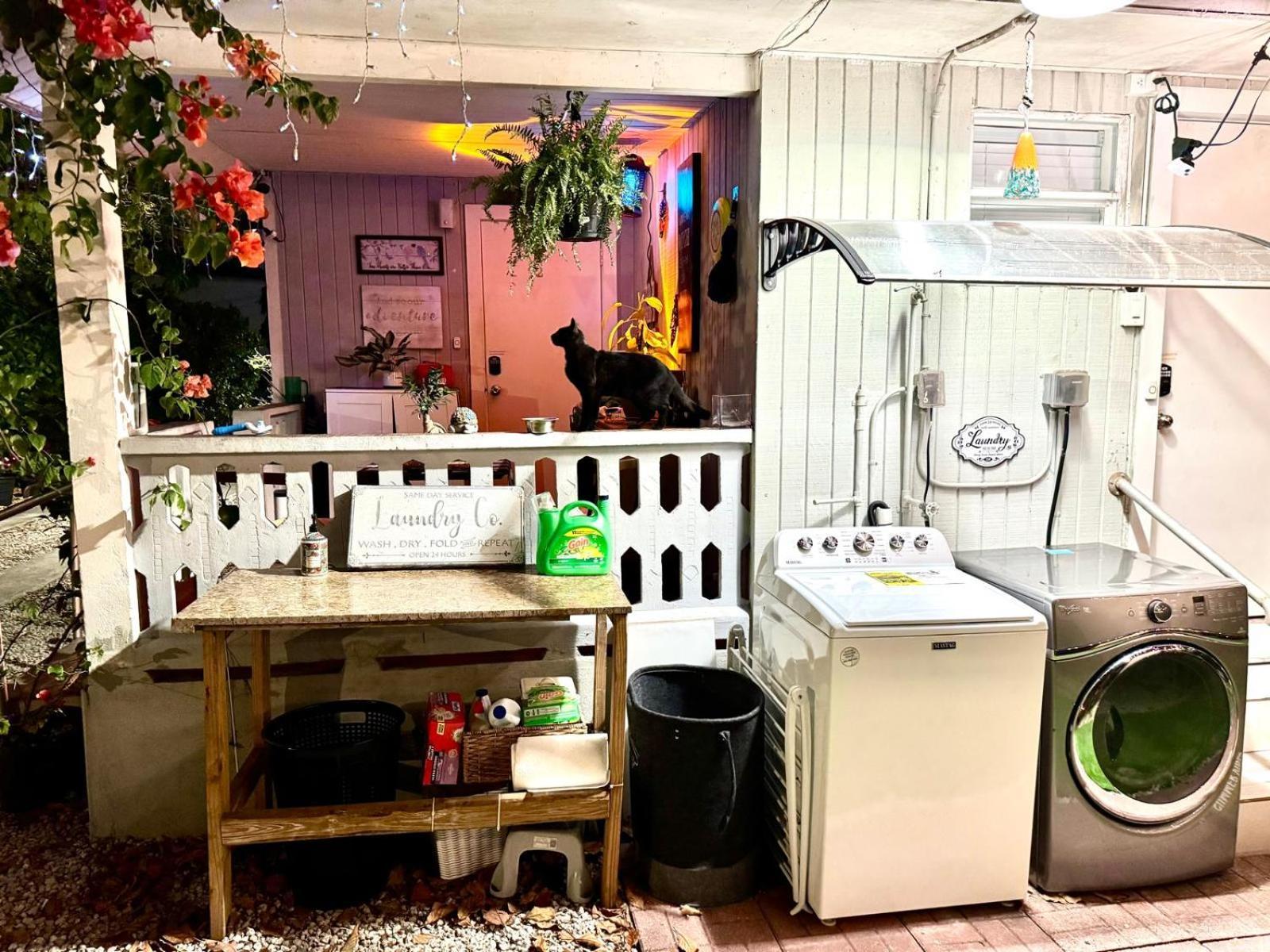 Quiet & Centrally Located House - Private Parking, Laundry And Storage For Luggage Miami Luaran gambar